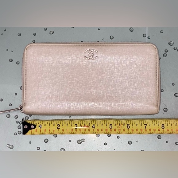 Chanel White / Light Gray Caviar Leather Zipper Wallet - Picture 8 of 9